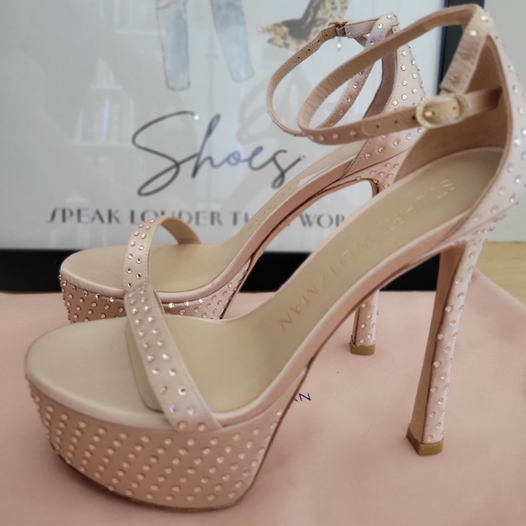 Stuart Weitzman. Size 6.5. Nude Color. - Picture 3 of 4